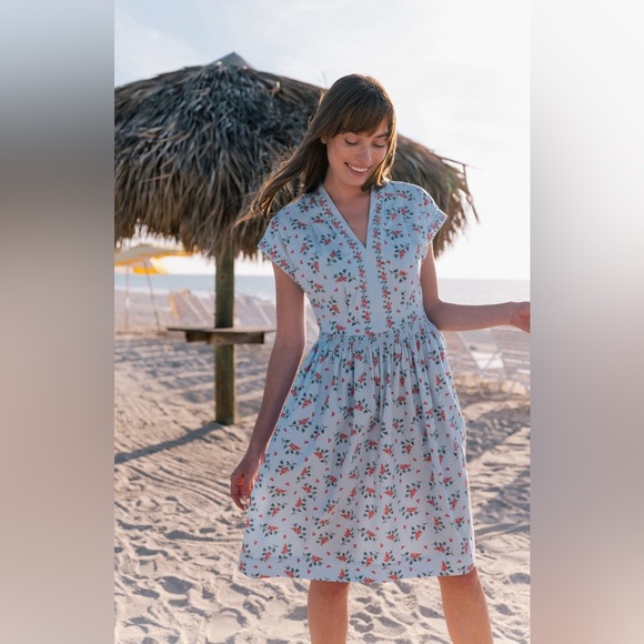 Gal Meets Glam Blue Floral Women’s Dress - Picture 7 of 7